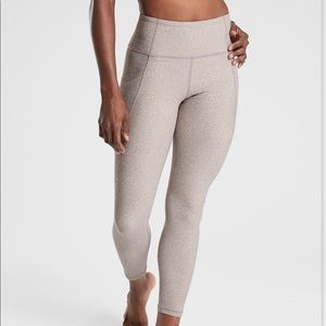 Athleta Salutation Stash Pocket Rainwater Tight